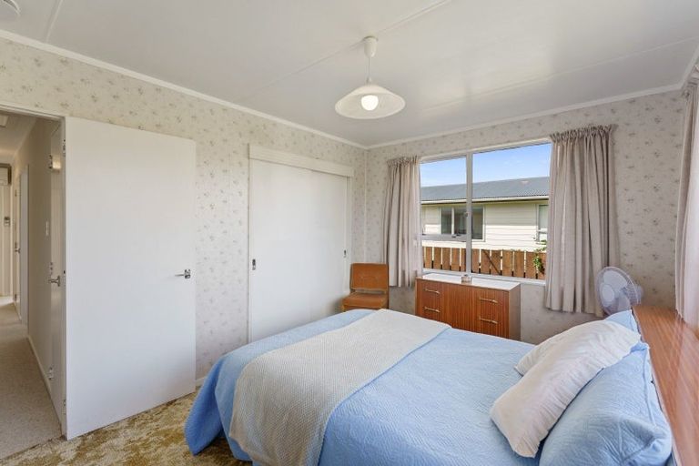 Photo of property in 8a-b Sharda Grove, Paraparaumu Beach, Paraparaumu, 5032