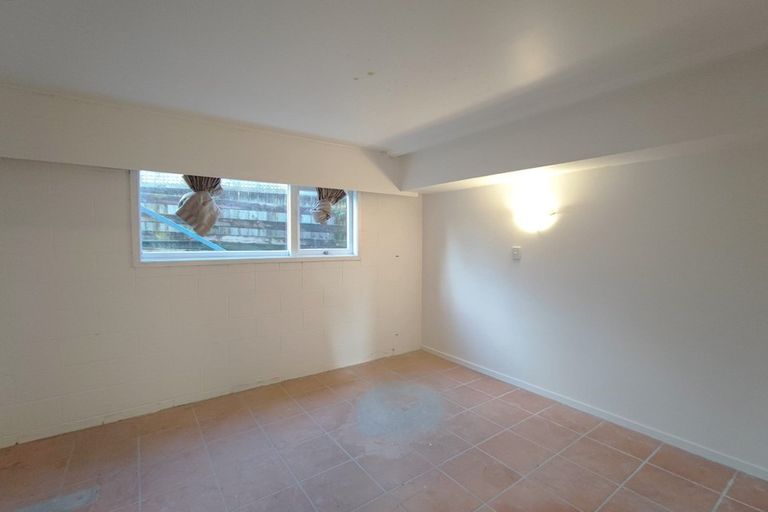 Photo of property in 2/22 Craig Road, Milford, Auckland, 0620