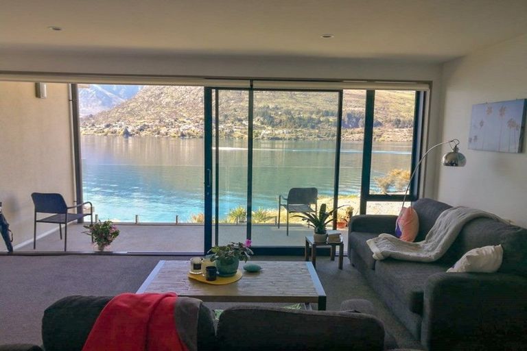 Photo of property in La Residence Du Lac, 15/527 Frankton Road, Queenstown, 9300