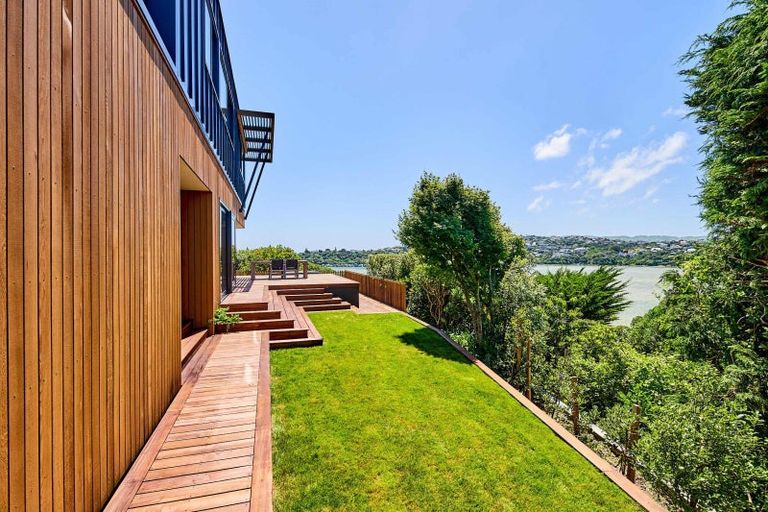 Photo of property in 41 Seaview Road, Paremata, Porirua, 5024