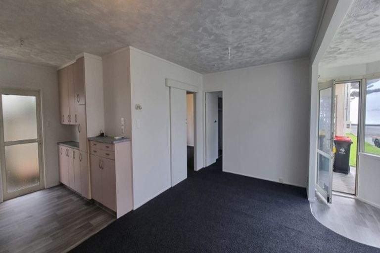 Photo of property in 2/181 Marine Parade, Mount Maunganui, 3116