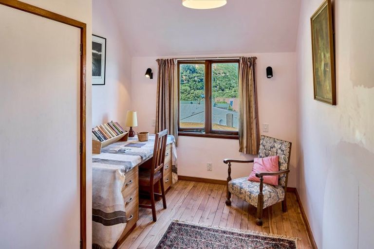 Photo of property in 13 The Parade, Paekakariki, 5034