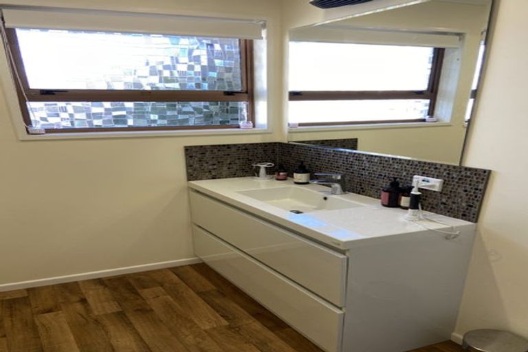 Photo of property in 19 Wallace Place, Hokowhitu, Palmerston North, 4410