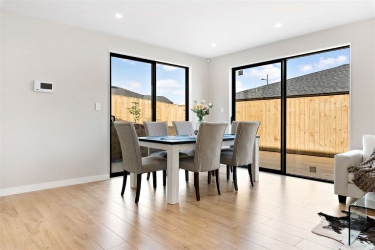 Photo of property in 4 Barrique Road, Kumeu, 0810