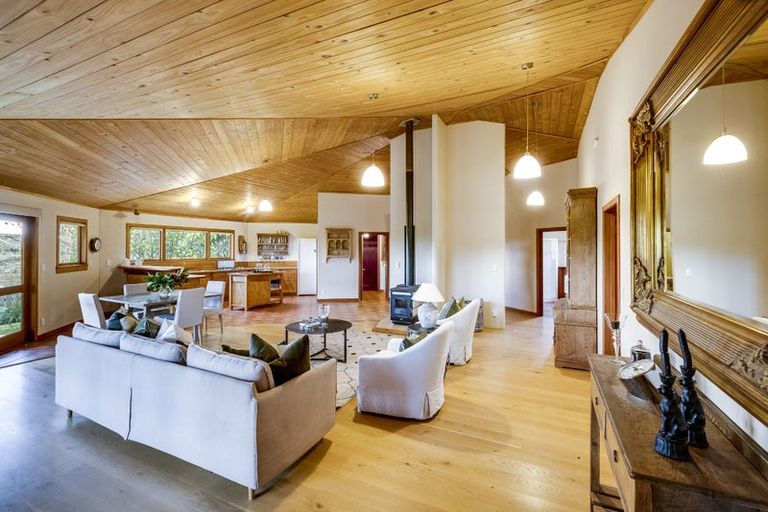 Photo of property in 565 Maraetotara Road, Maraetotara, Havelock North, 4294