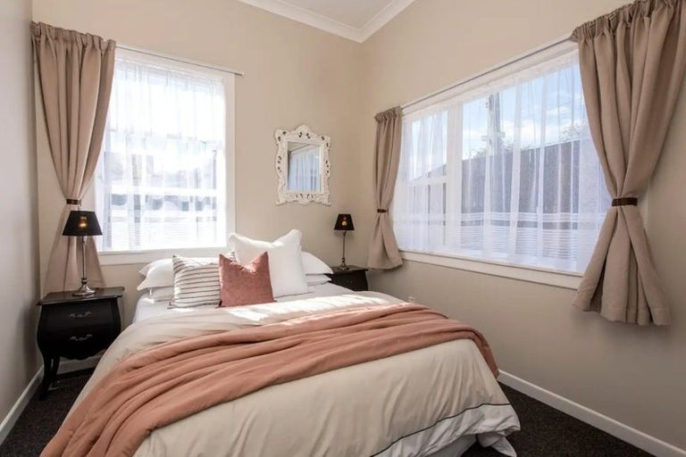 Photo of property in 296 Karori Road, Karori, Wellington, 6012