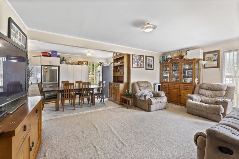 Photo of property in 11 Steven Street, Mangere East, Auckland, 2024