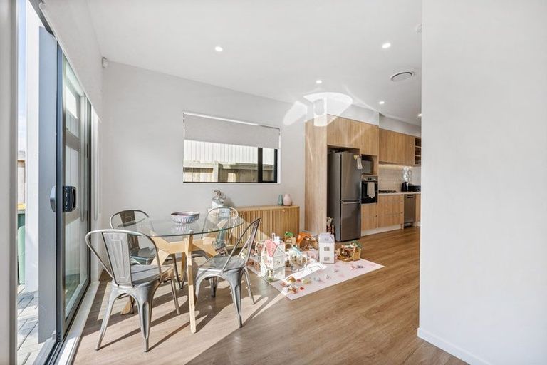 Photo of property in 6 Coast Garden Drive, Hobsonville, Auckland, 0616