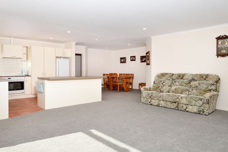 Photo of property in 30a Highfields Terrace, Henderson, Auckland, 0612