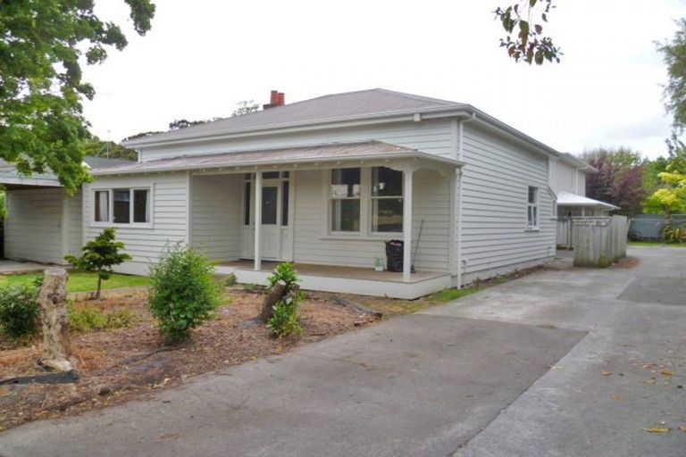 Photo of property in 19 Colombo Street, Hokowhitu, Palmerston North, 4410