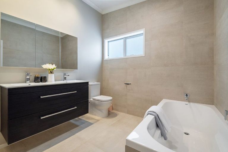 Photo of property in 3f Dallinghoe Crescent, Milford, Auckland, 0620