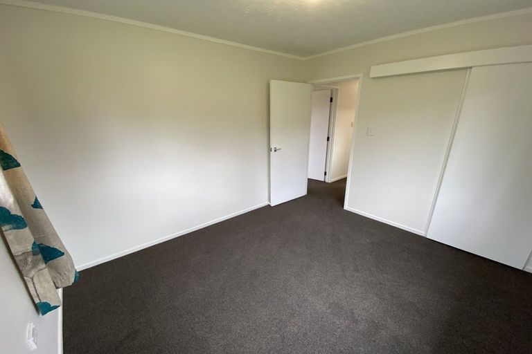 Photo of property in 17 Brougham Place, West Harbour, Auckland, 0618