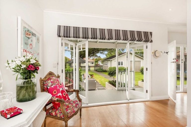 Photo of property in 69 Ngataringa Road, Devonport, Auckland, 0624