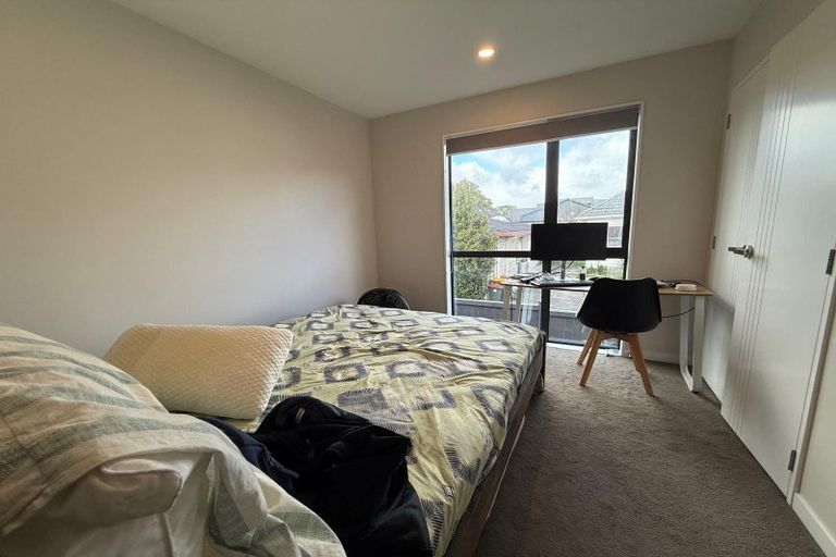 Photo of property in 5/58 Te Atatu Road, Te Atatu South, Auckland, 0610