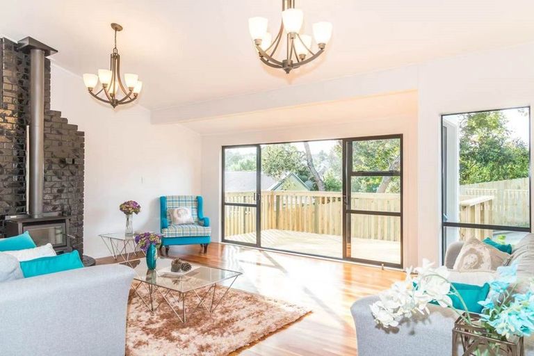 Photo of property in 40 Acacia Road, Torbay, Auckland, 0632