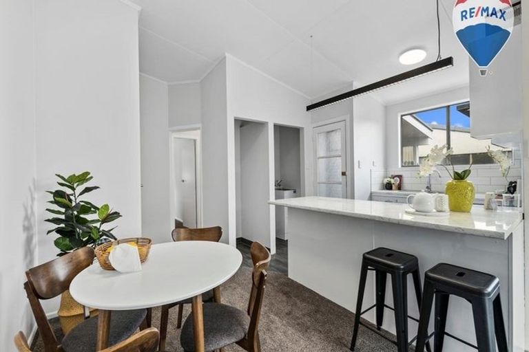 Photo of property in 2/71 Hikurangi Street, Trentham, Upper Hutt, 5018