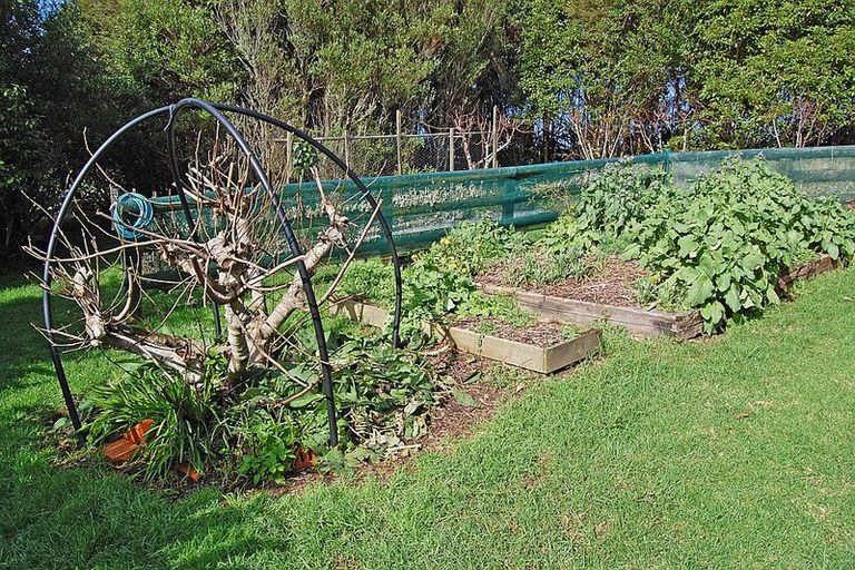 Photo of property in 210a Pukenui Road, Kaiwaka, 0573