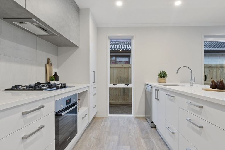 Photo of property in 16 Te Wharo Drive, Papamoa, 3118