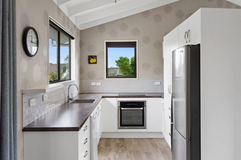 Photo of property in 24a He Awa Crescent, Waikanae, 5036