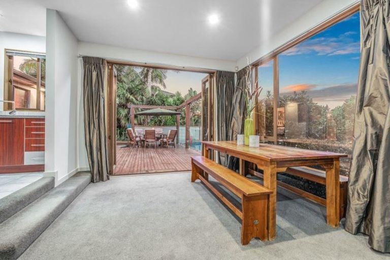 Photo of property in 2 Te Wharau Drive, Greenhithe, Auckland, 0632