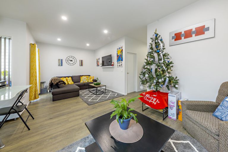 Photo of property in 9 Riroriro Close, Papakura, 2110