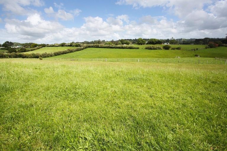 Photo of property in 2 Dromgools Road, Tuakau, 2121