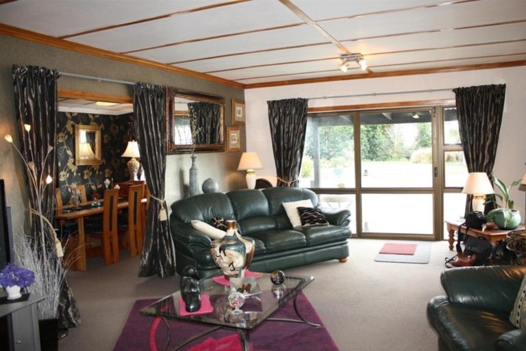 Photo of property in 33 Clifden Highway, Tuatapere, 9620