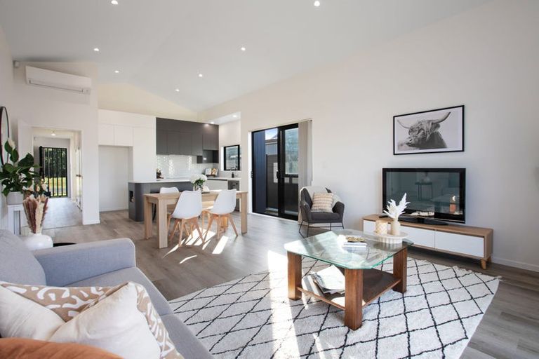 Photo of property in 1 Lamont Place, Waikanae, 5036