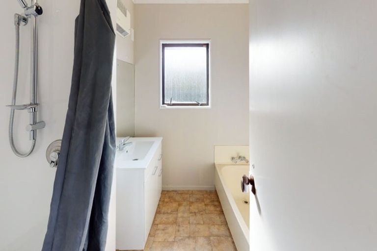 Photo of property in 14 Sheffield Place, Springvale, Whanganui, 4501