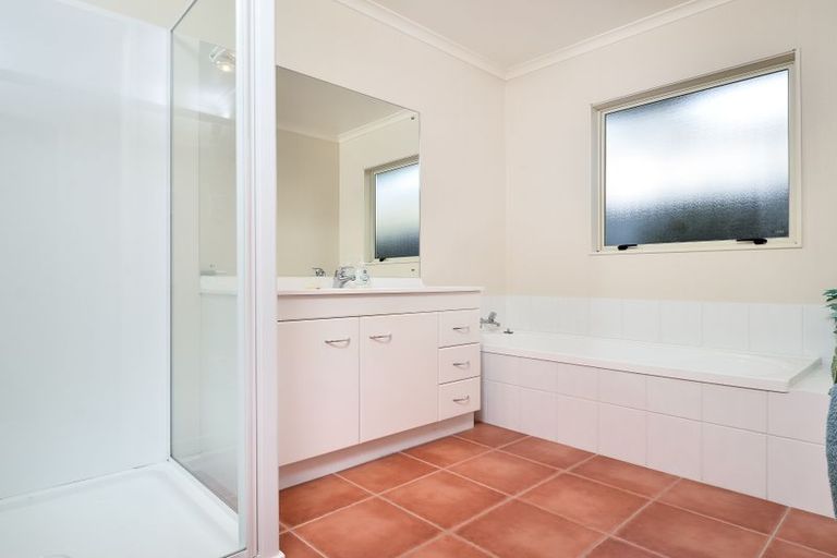 Photo of property in 30a Highfields Terrace, Henderson, Auckland, 0612