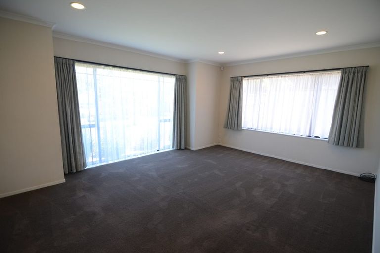 Photo of property in 6 Adair Place, Weymouth, Auckland, 2103