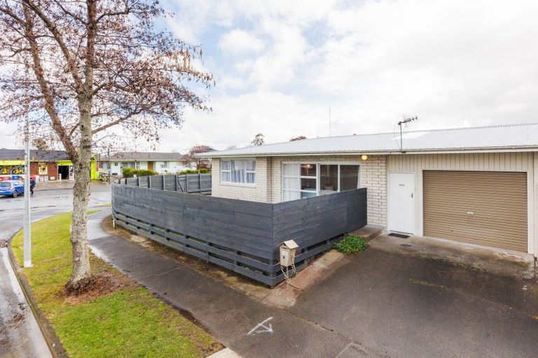 Photo of property in 1 Abraham Crescent, Milson, Palmerston North, 4414
