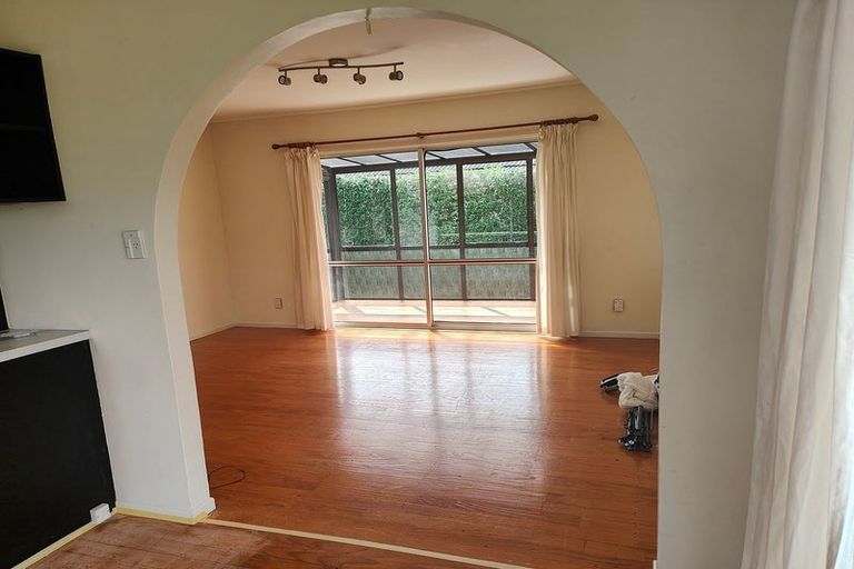 Photo of property in 38 Durham Street, Te Atatu Peninsula, Auckland, 0610