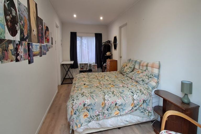 Photo of property in 15 Mile Place, Henderson, Auckland, 0612