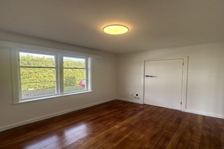 Photo of property in 479 Waitakere Road, Taupaki, Henderson, 0782