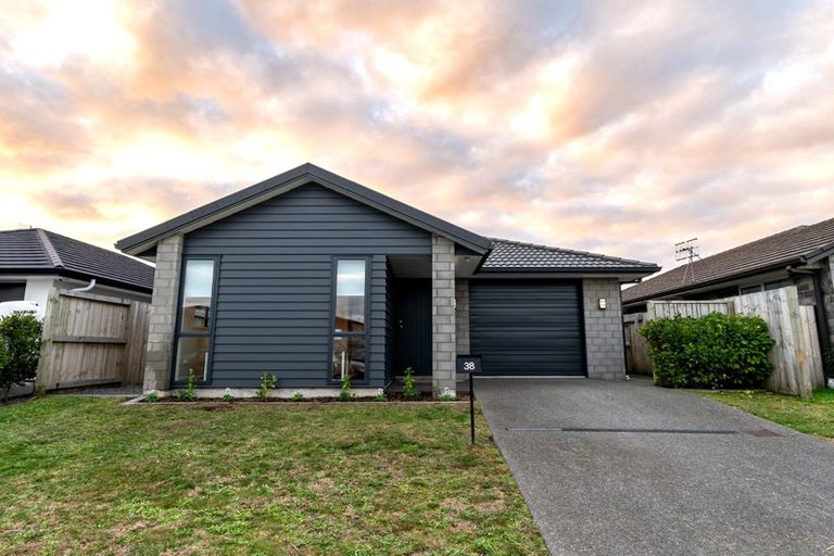 Photo of property in 38 Hills View Drive, Papamoa, 3118