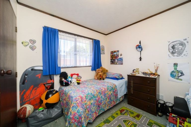 Photo of property in 32 Cecil Place, Cloverlea, Palmerston North, 4412