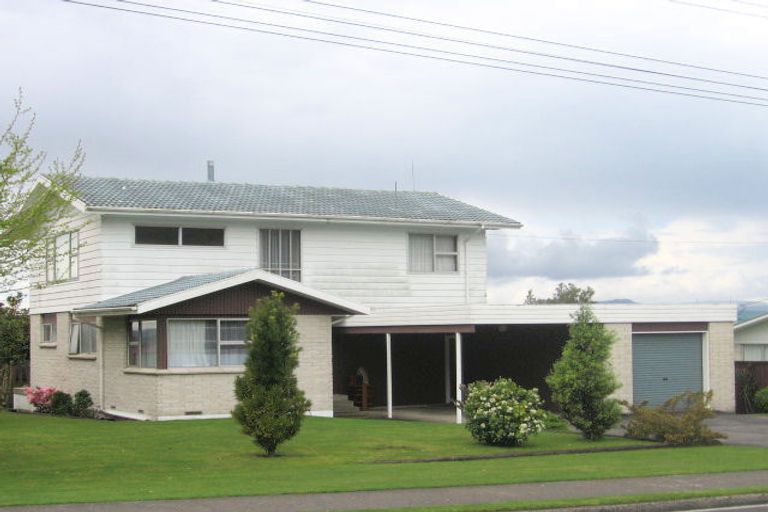 Photo of property in 392 Pukehangi Road, Pomare, Rotorua, 3015