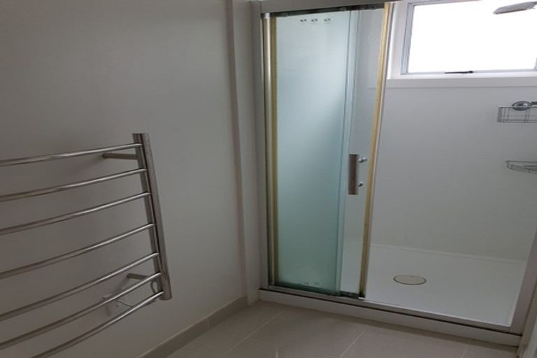 Photo of property in 86 Lancaster Road, Beach Haven, Auckland, 0626