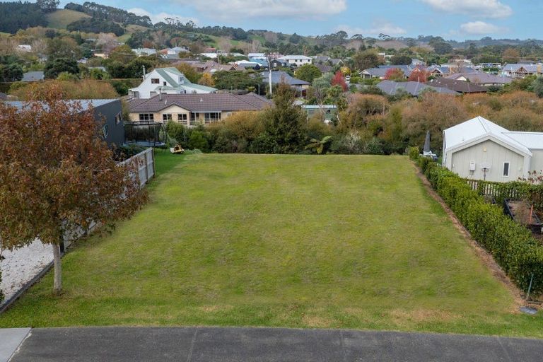 Photo of property in 37 Laly Haddon Place, Matakana, 0985
