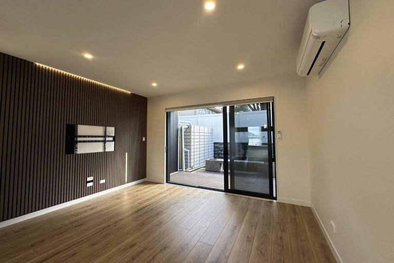 Photo of property in 17b Midgley Road, West Harbour, Auckland, 0618