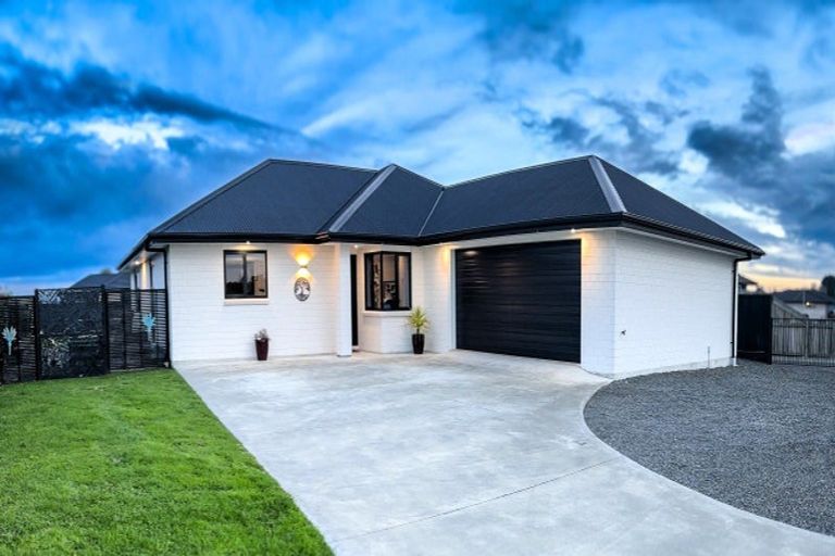 Photo of property in 21 George Street, Bulls, 4818