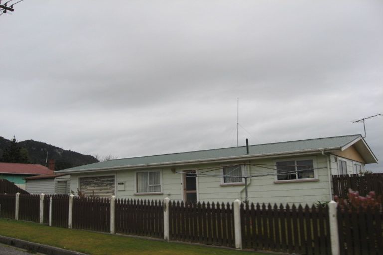 Photo of property in 4 Mills Street, Runanga, 7803