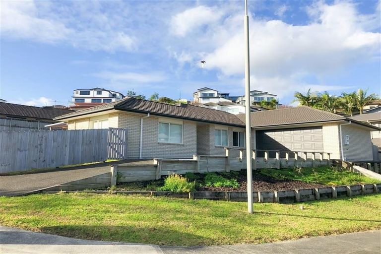 Photo of property in 48 San Marino Drive West, Henderson, Auckland, 0612
