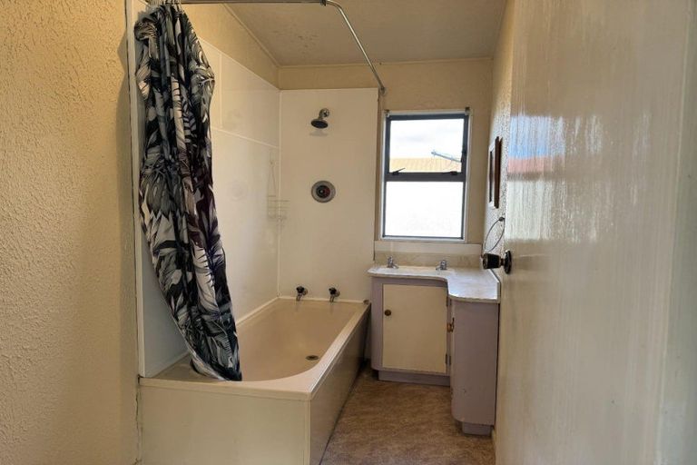 Photo of property in 10 Vera Street, Marton, 4710