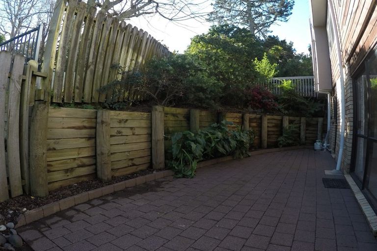 Photo of property in 24 Rosemary Avenue, Forrest Hill, Auckland, 0620
