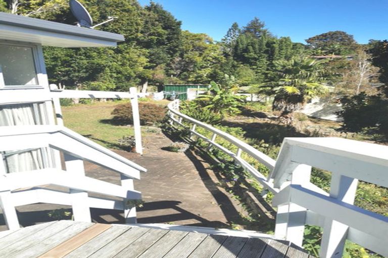 Photo of property in 50 Girrahween Drive, Totara Vale, Auckland, 0629
