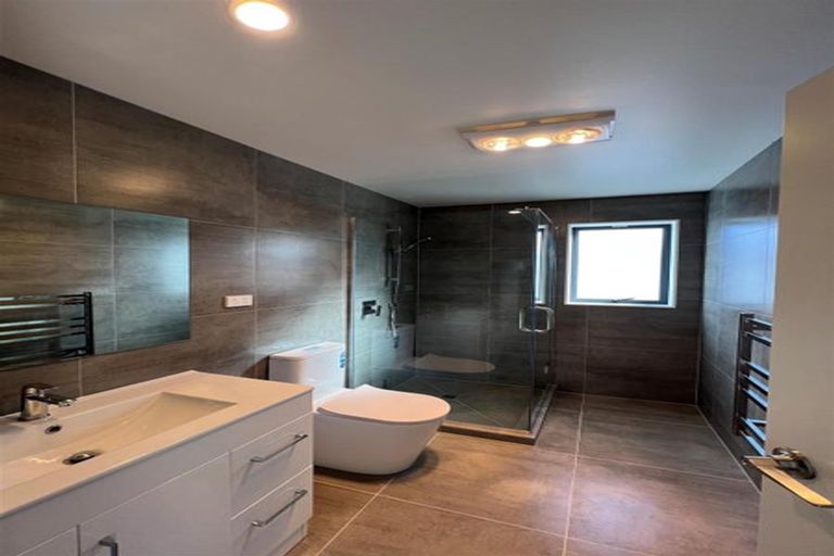 Photo of property in 38b Crestview Rise, Papakura, 2110