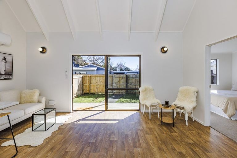 Photo of property in 2/24 Great South Road, Papakura, 2110