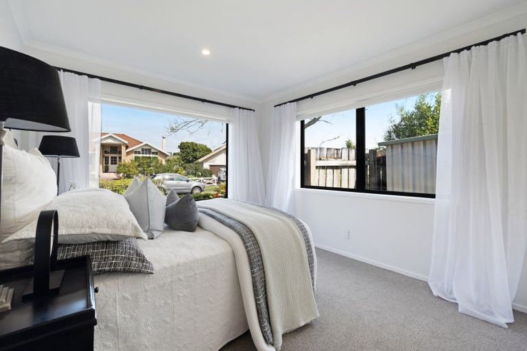 Photo of property in 6 Thirlmere Rise, Northpark, Auckland, 2013